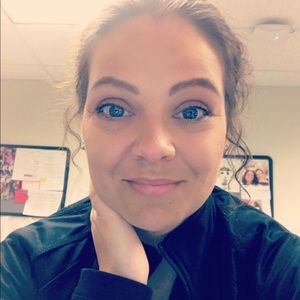 Meet your Posher, Traci